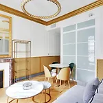 Pick A Flat\'s Apartments in Champs Elysées - Rue du Colisée
