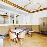 Pick A Flat\'s Apartments in Champs Elysées - Rue du Colisée